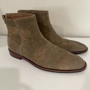 John Varvatos Star USA NYC
Back Zip Clay Brown Suede Leather Boot Size 10.5M